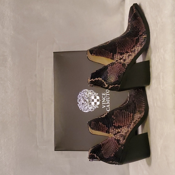 Vince Camuto Gigietta Ankle Boot Sz 7.5 ~ Very Sexy ~ Python Embossed ~ … - Picture 2 of 7